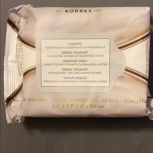 Cleansing wipes